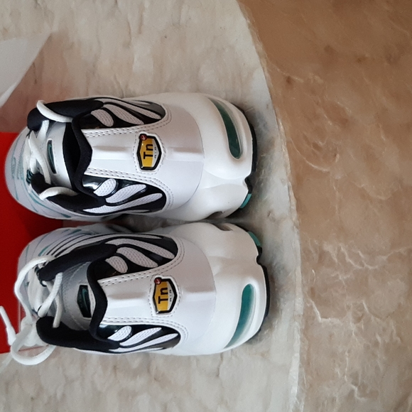 Nike Air Max Plus - Picture 6 of 8